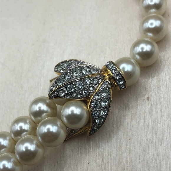 Bold Elegance vintage style costume statement necklace. - Picture 4 of 6